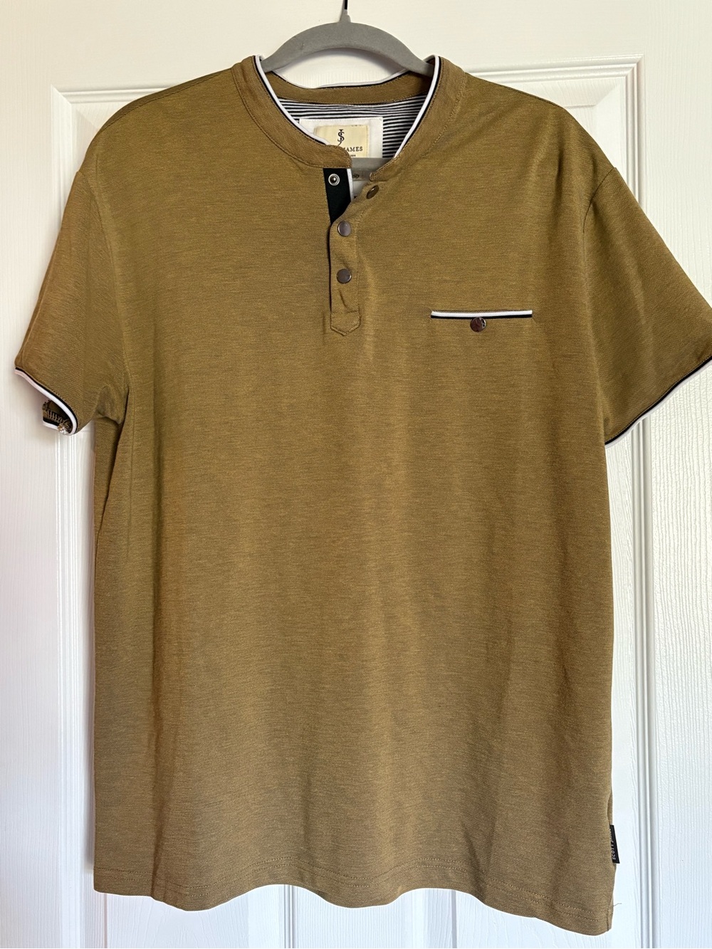 Scott James Short-Sleeve Henley with Contrast Trim